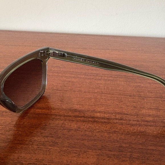 Warby Parker Beale Sunglasses Green - Picture 4 of 5